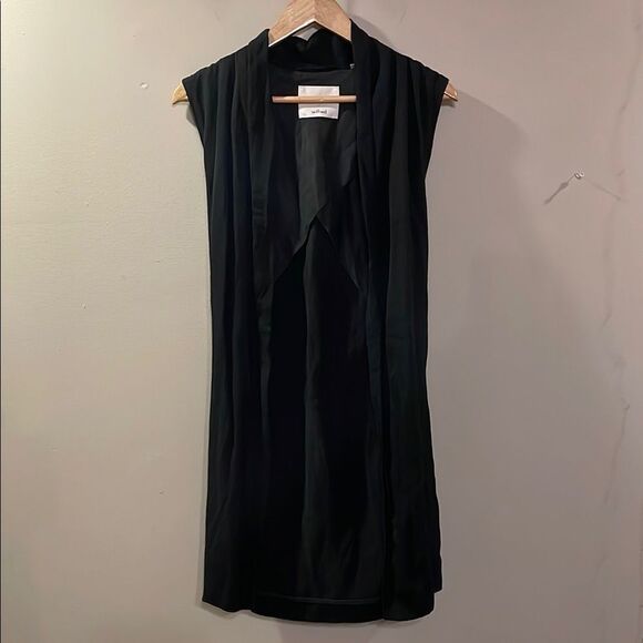 Elegant Wilfred Linen Blend Vest - Picture 1 of 14